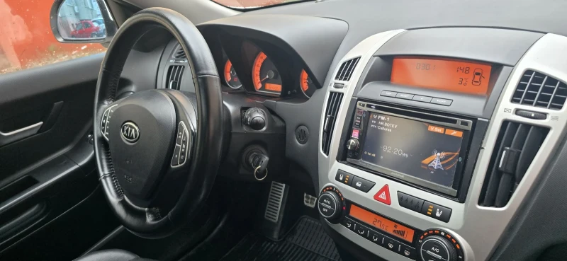 Kia Ceed 2.0i, Navi, Кожа, снимка 15 - Автомобили и джипове - 53290649
