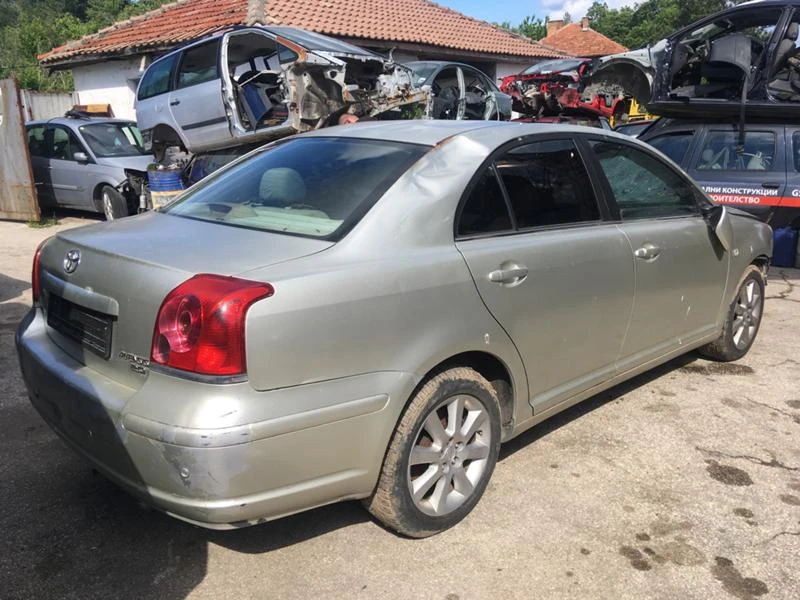 Toyota Avensis 2.0d4d - изображение 2