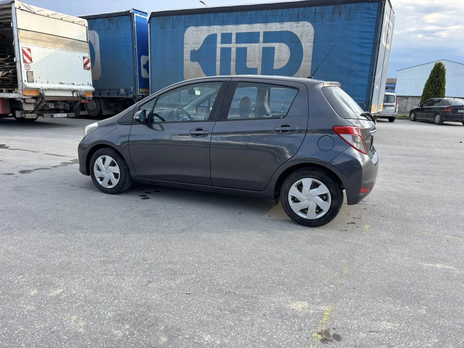 Toyota Yaris 1.3 БЕНЗИН EURO5 - изображение 4