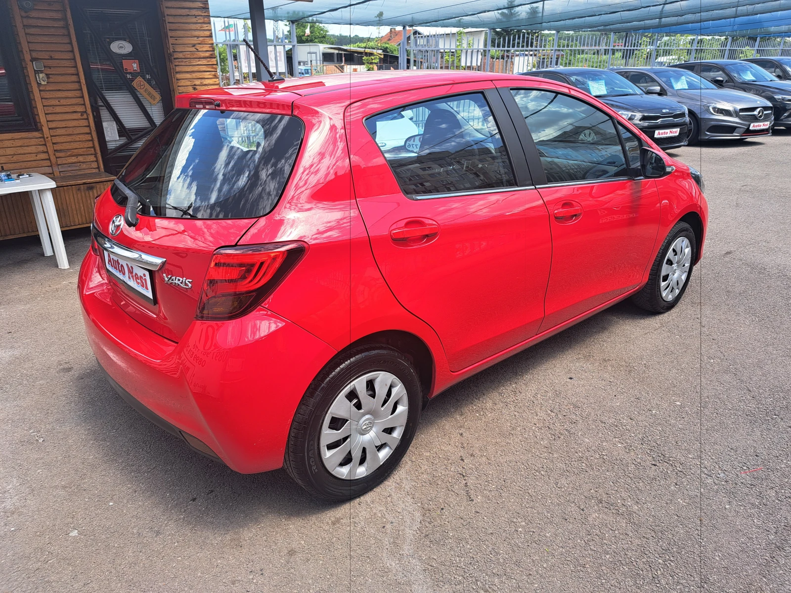 Toyota Yaris 1.33VVT-I-CAMERA-LED-ПЕРФЕКТНА - изображение 3