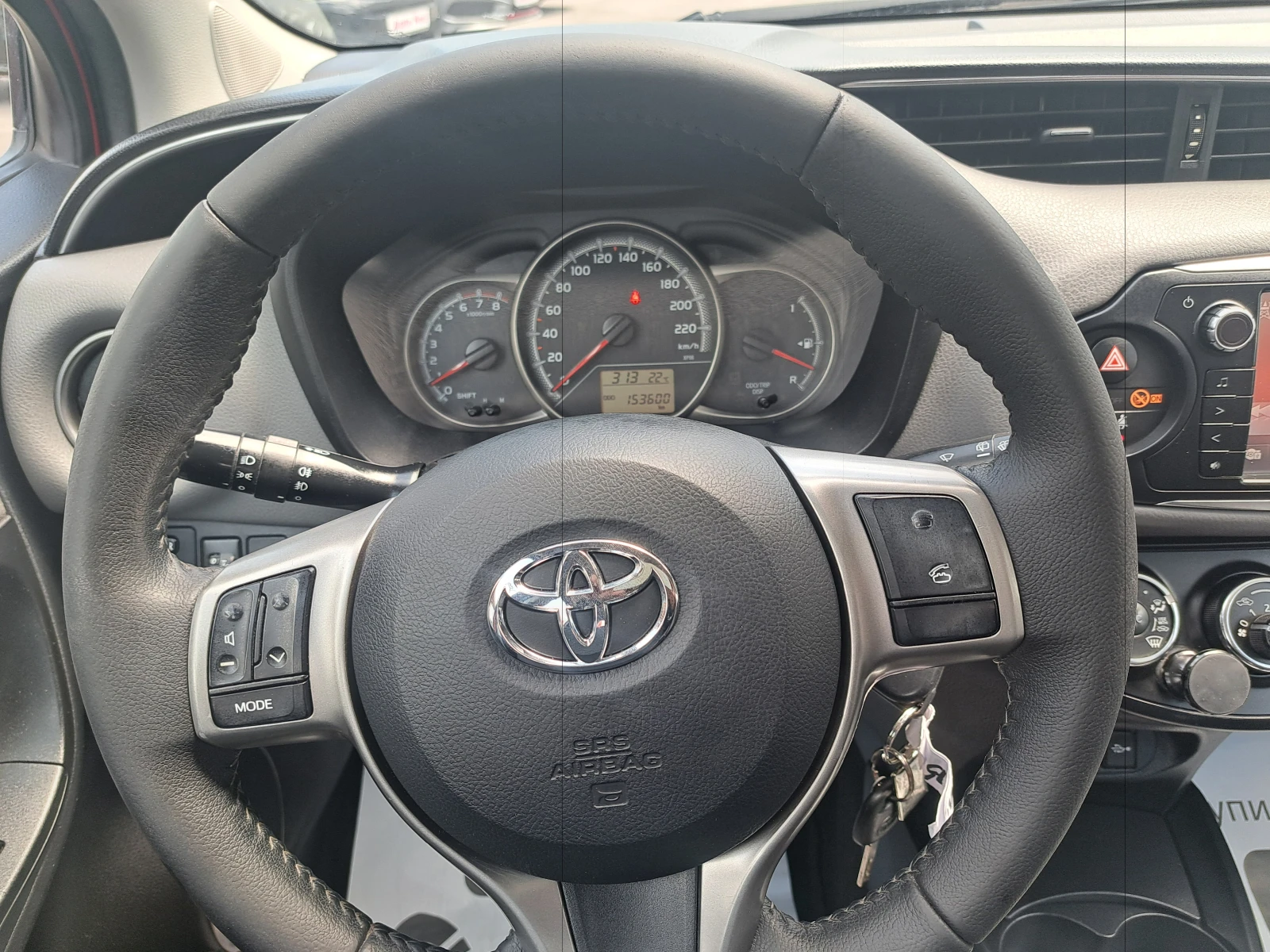 Toyota Yaris 1.33VVT-I-CAMERA-LED-ПЕРФЕКТНА - изображение 6