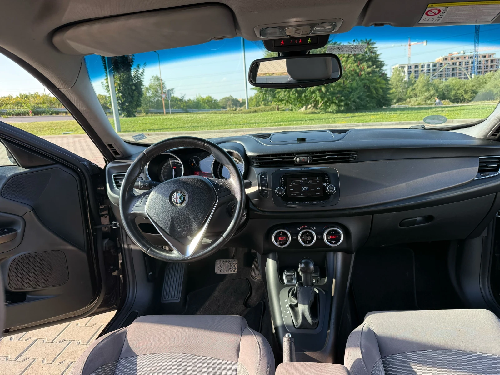 Alfa Romeo Giulietta 1.4 T - 170 HP - AUTOMATIC - изображение 8