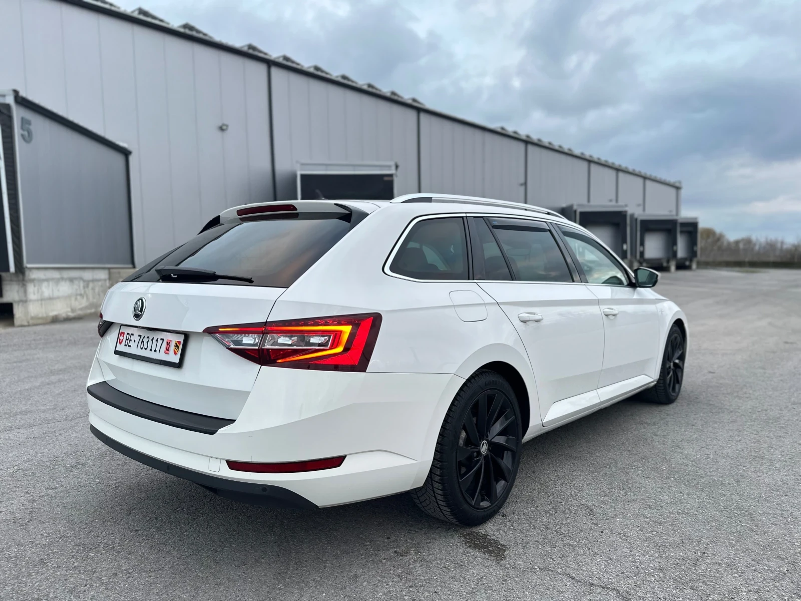 Skoda Superb Lauren&Klement 2.0TDI DSG 4x4 SWISS - изображение 3