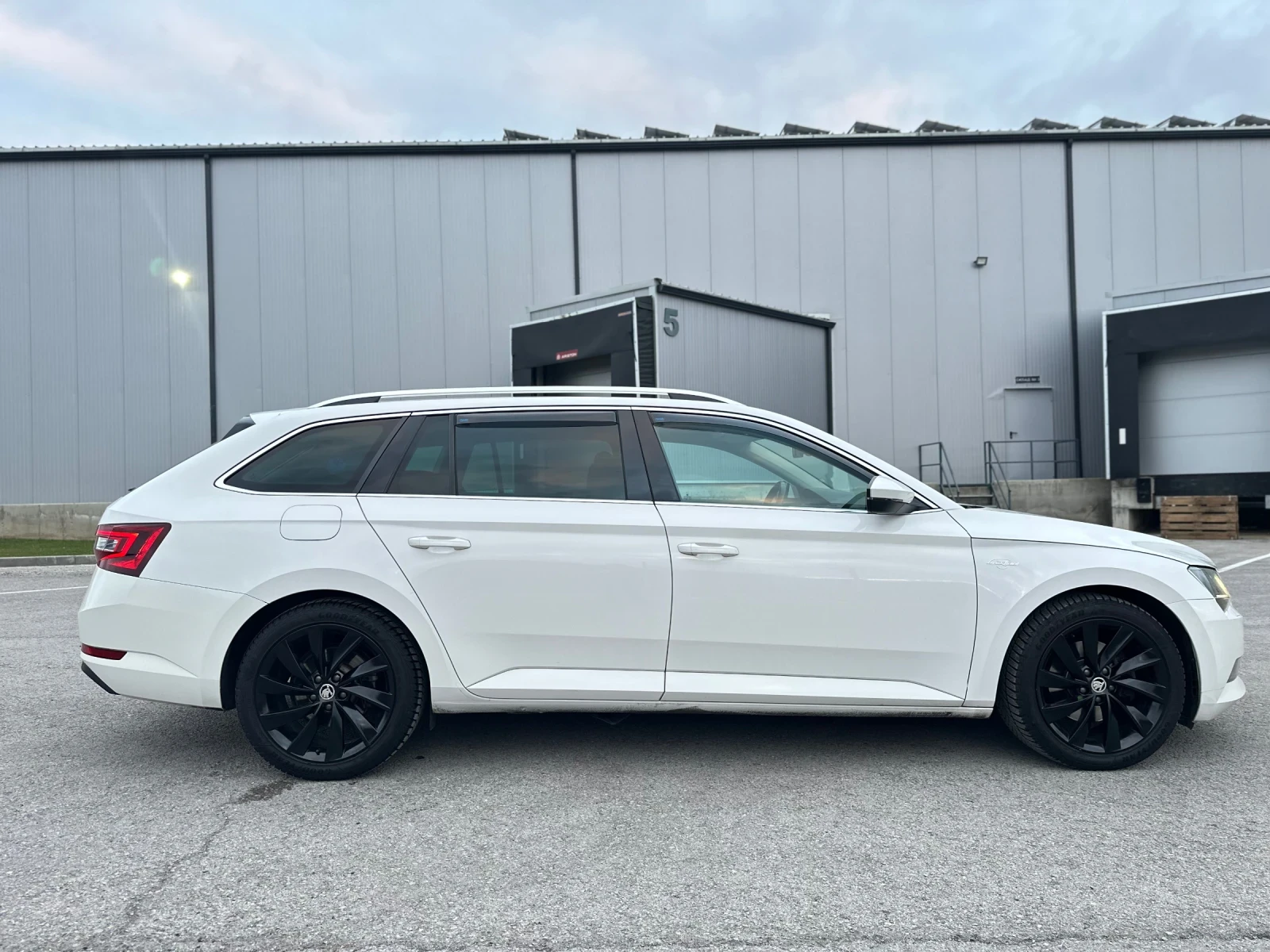 Skoda Superb Lauren&Klement 2.0TDI DSG 4x4 SWISS - изображение 6