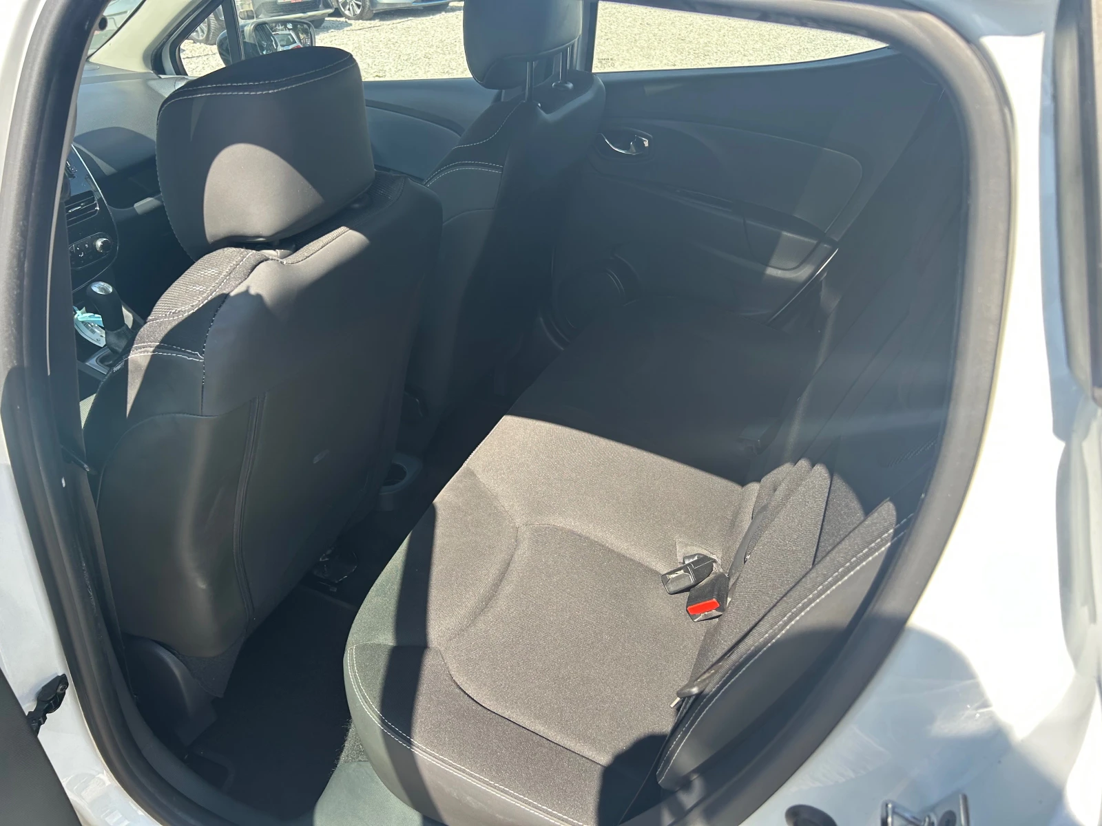 Renault Clio 1.5DCI EURO5B, снимка 15 - Автомобили и джипове - 54130570