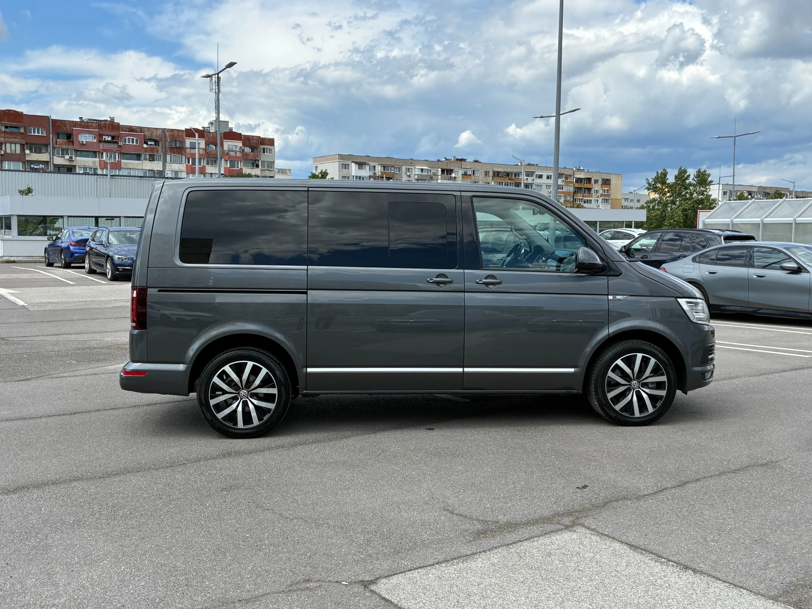 VW Multivan 2.0 TDI Business , снимка 4 - Автомобили и джипове - 55432981