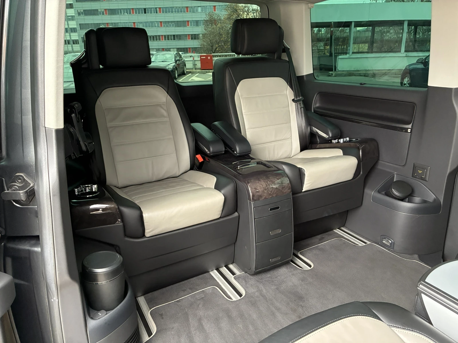 VW Multivan 2.0 TDI Business , снимка 9 - Автомобили и джипове - 55432981
