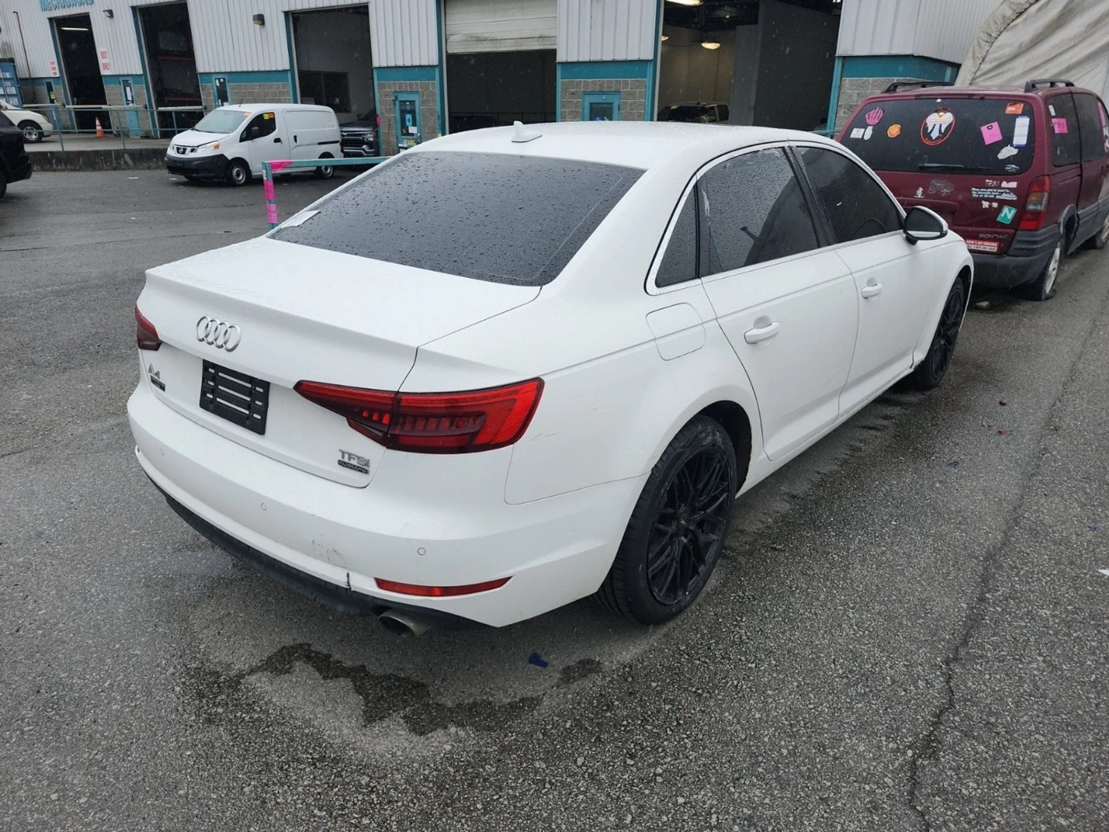 Audi A4 Progressiv * Pano * АвтоКредит * (ЦЕНА ДО БГ), снимка 3 - Автомобили и джипове - 55514768