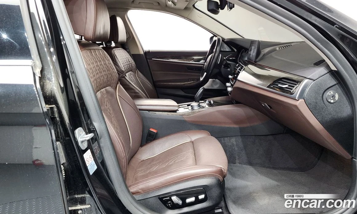 BMW 540 540i xDrive Luxury Plus, снимка 11 - Автомобили и джипове - 56107255