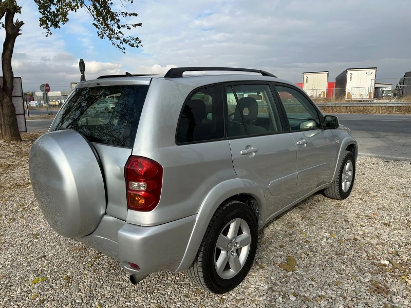 Toyota Rav4 2.0 d, снимка 4 - Автомобили и джипове - 47940187