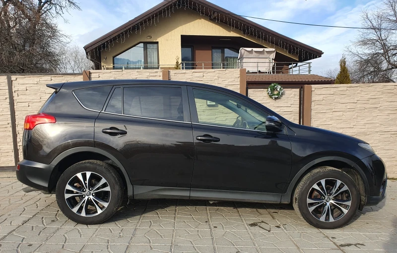 Toyota Rav4 2.0 D-4D, снимка 7 - Автомобили и джипове - 48435153