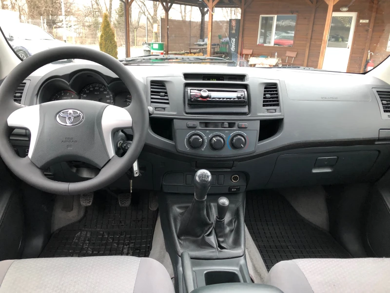 Toyota Hilux 2.5D4D KLIMATIK, снимка 11 - Автомобили и джипове - 49468827