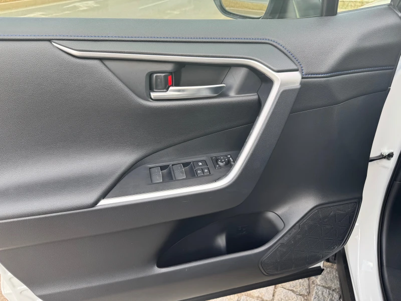 Toyota Rav4, снимка 11 - Автомобили и джипове - 51064816