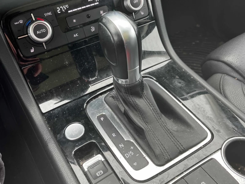 VW Touareg * 4dr V6 * CARFAX * ЦЕНА ДО БГ, снимка 9 - Автомобили и джипове - 53020340