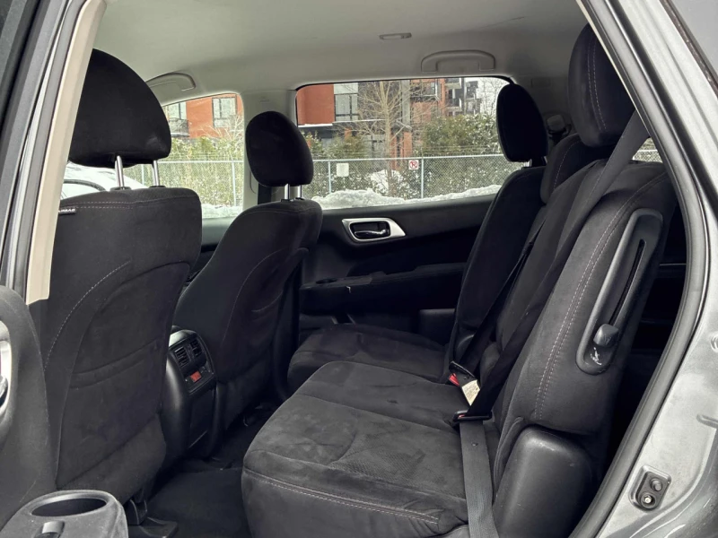 Nissan Pathfinder CARFAX* АВТОФИНАНСИРАНЕ БЕЗ ПЪРВОНАЧАЛНА ВНОСКА, снимка 12 - Автомобили и джипове - 53035590