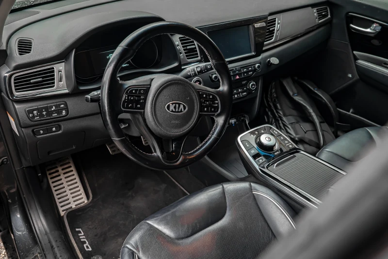 Kia Niro 64kWh SOH100% Executive Line, снимка 11 - Автомобили и джипове - 53245005