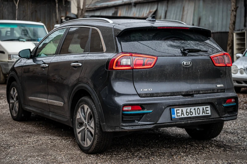 Kia Niro 64kWh SOH100% Executive Line, снимка 4 - Автомобили и джипове - 53245005