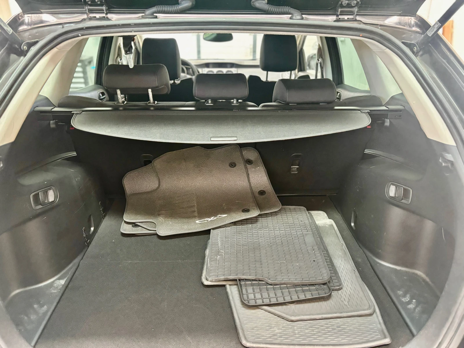 Mazda CX-7 2.2D - изображение 10