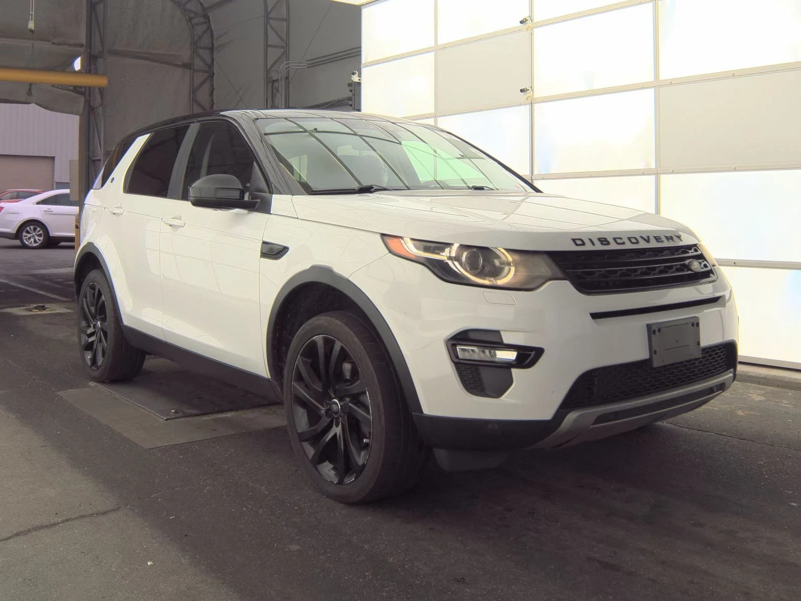 Land Rover Discovery Sport  - изображение 3