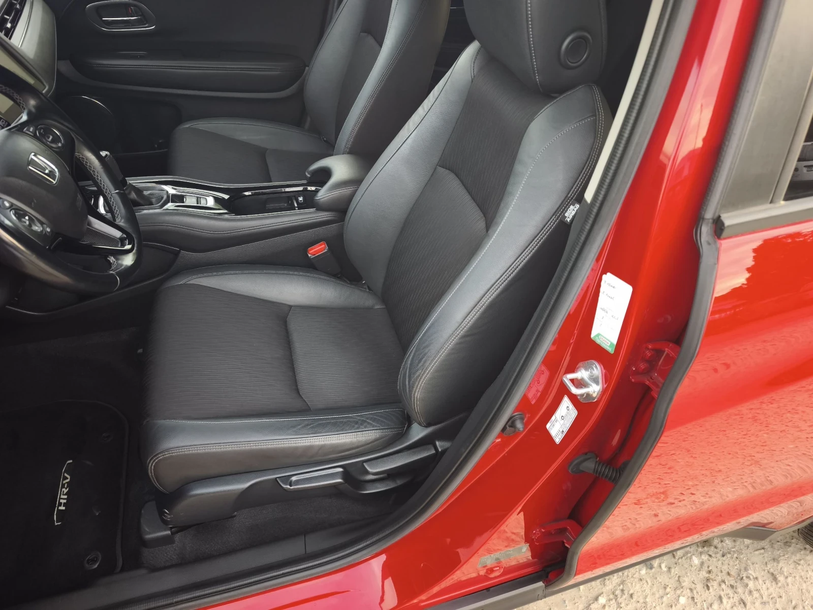Honda Hr-v 1.5i EXCLUSIVE FACE FULL SERVICE IN HONDA NEW !! - изображение 8