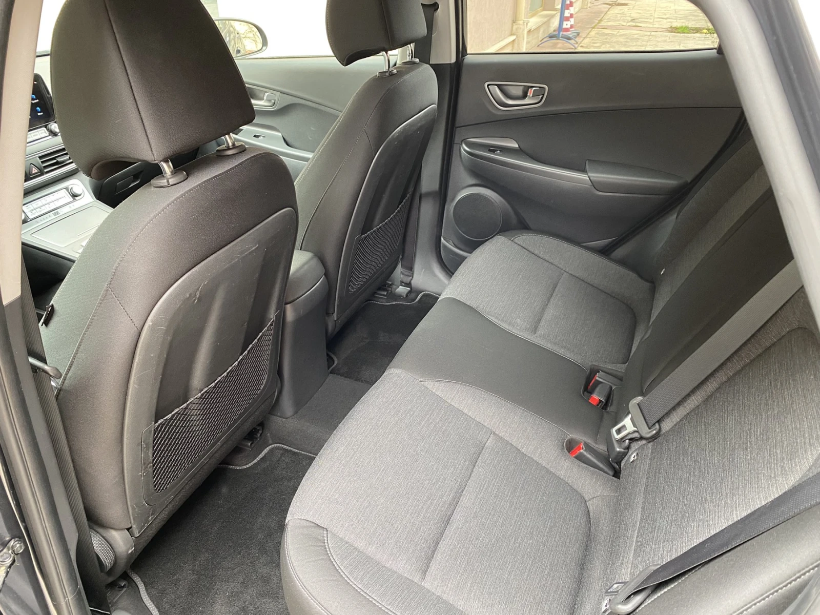 Hyundai Kona Fashion/ Electric/ 64 kWh/ 100% SOH/ Bluelink/ , снимка 12 - Автомобили и джипове - 54046257