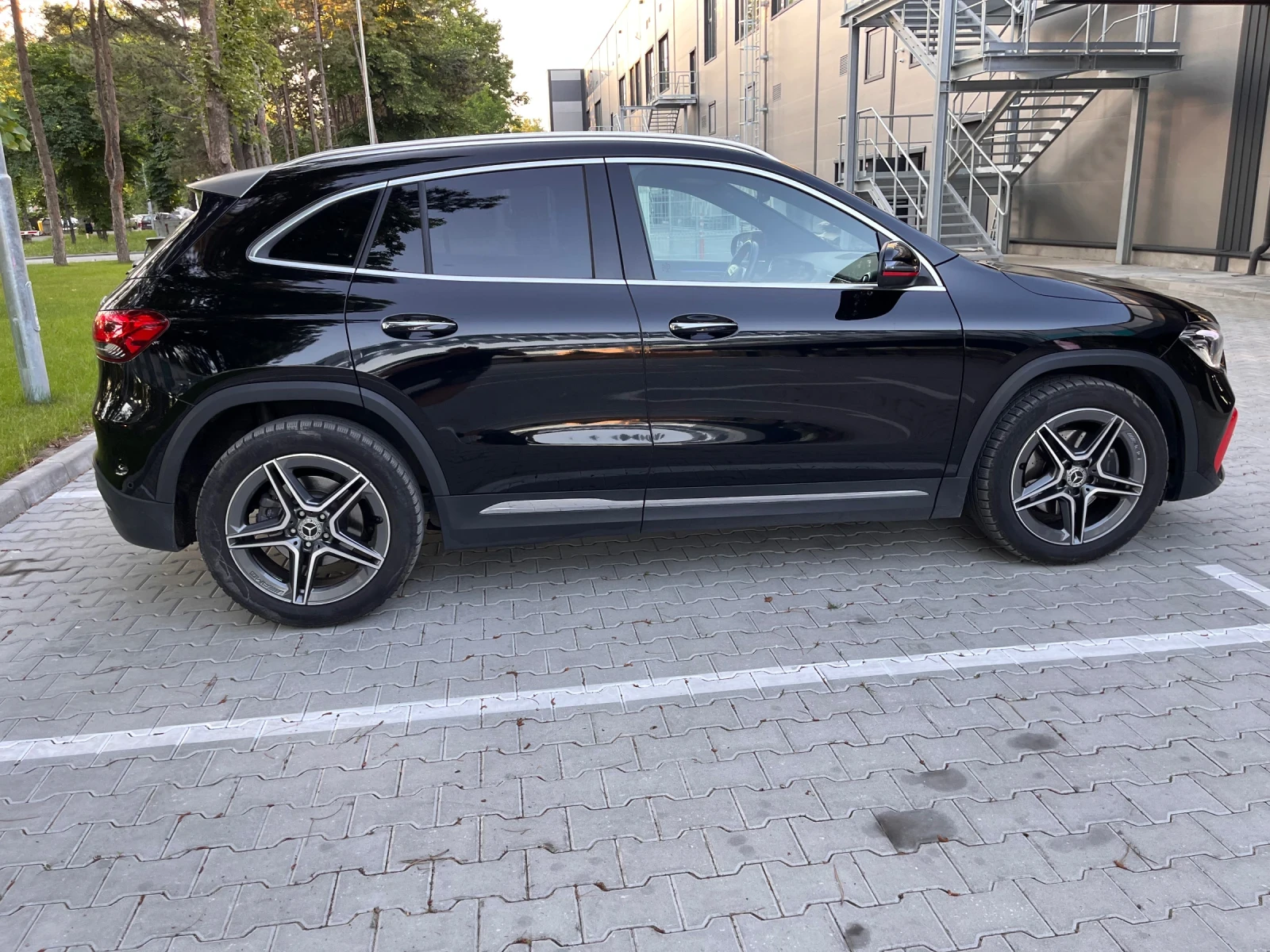 Mercedes-Benz GLA AMG LINE 4 MATIC, снимка 9 - Автомобили и джипове - 54722781