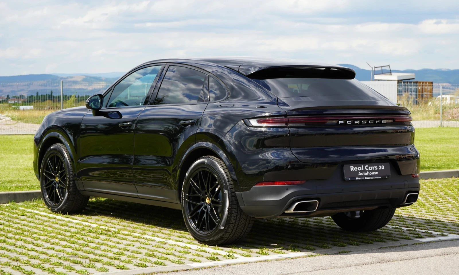Porsche Cayenne COUPE* V6* BOSE* DISTR* CHRONO* PANO* 360 CAM* , снимка 7 - Автомобили и джипове - 55395241