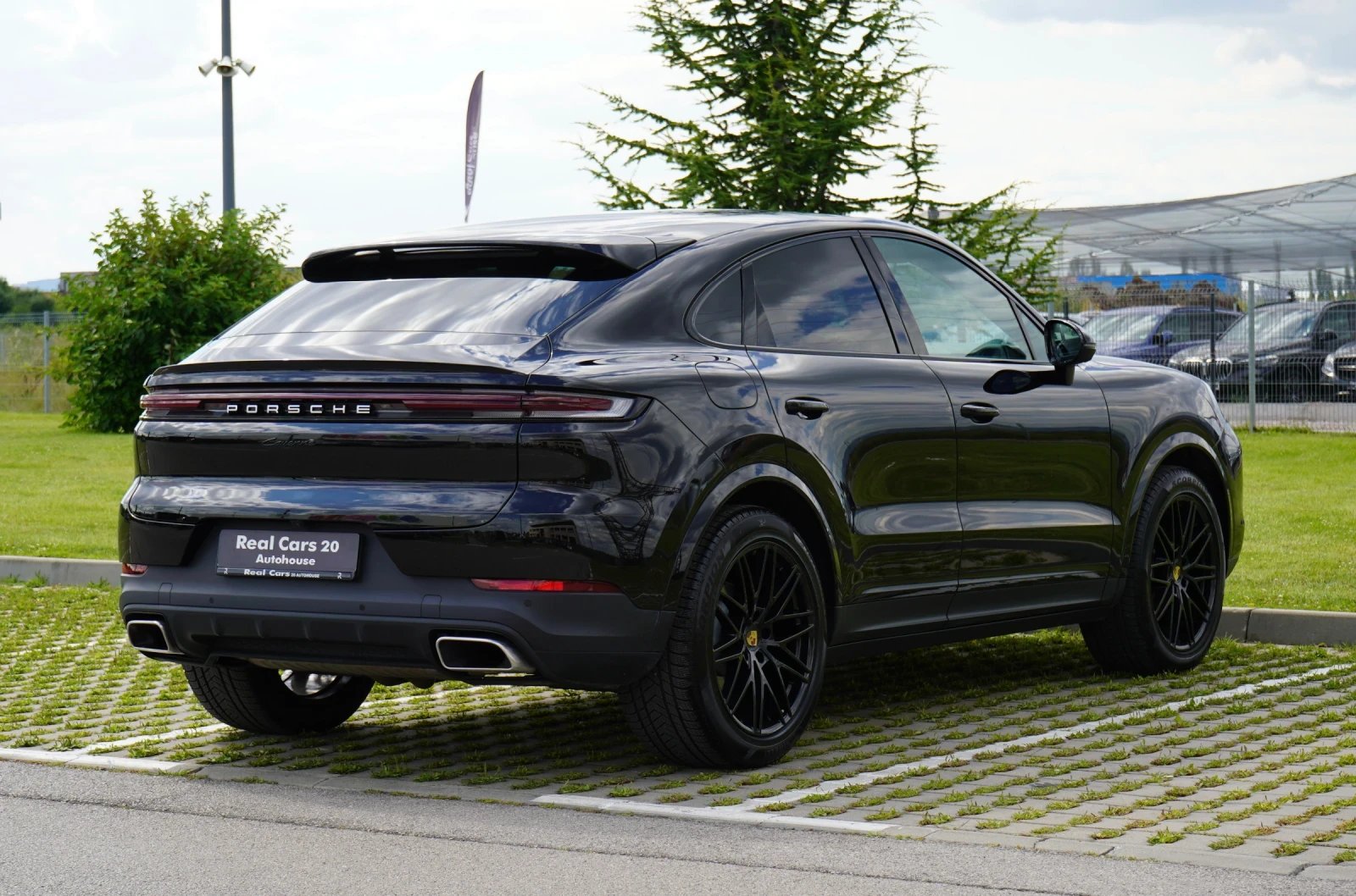 Porsche Cayenne COUPE* V6* BOSE* DISTR* CHRONO* PANO* 360 CAM* , снимка 5 - Автомобили и джипове - 55395241