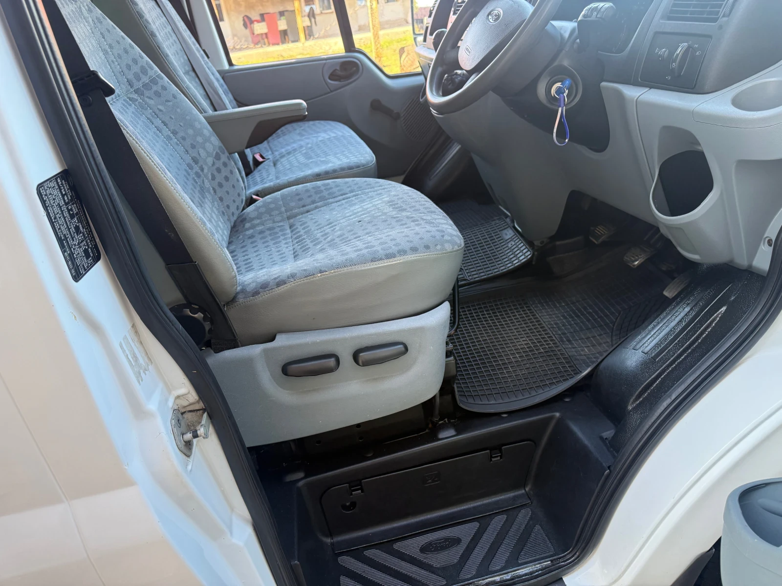 Ford Transit 2.4  - изображение 8