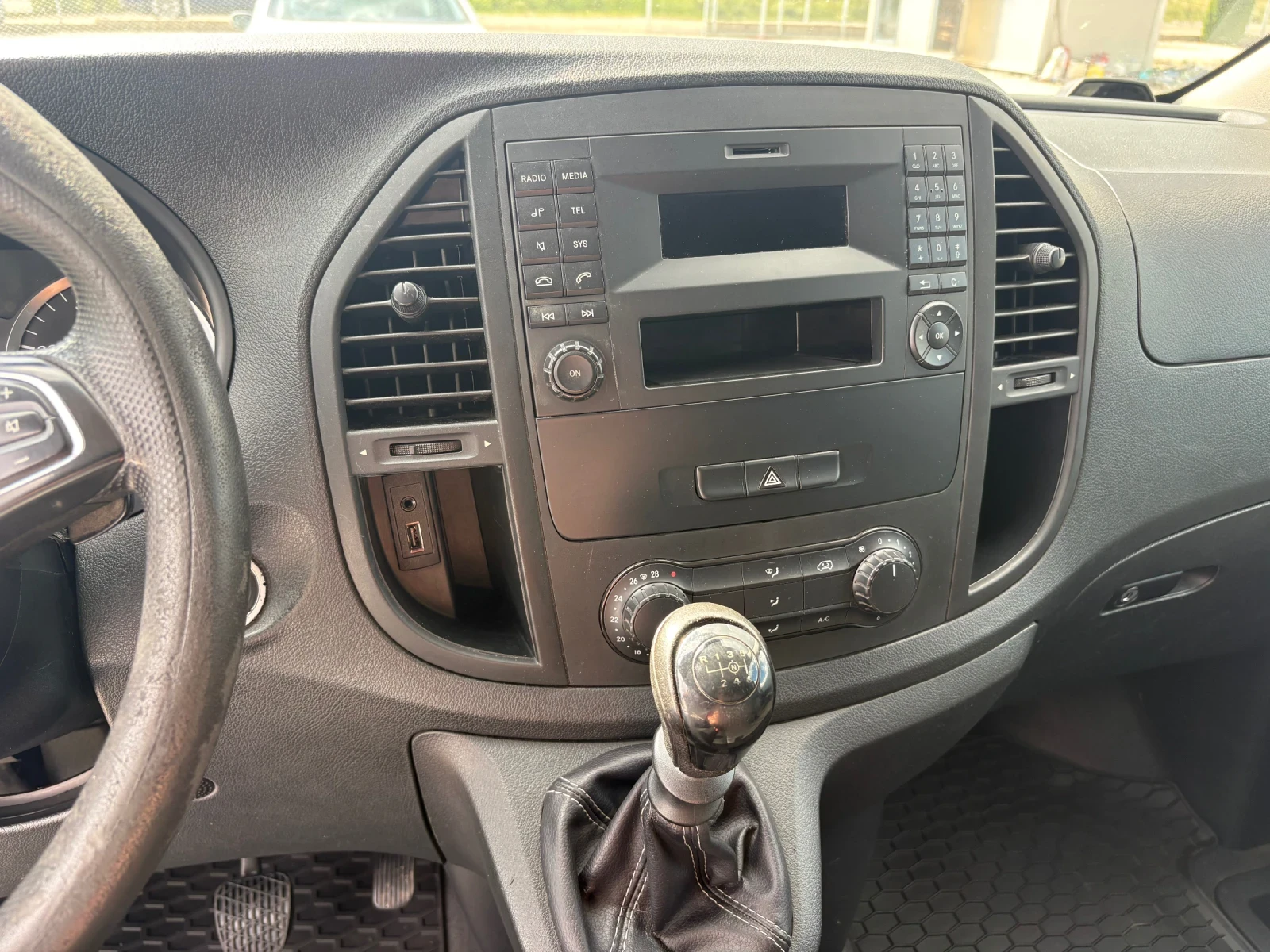 Mercedes-Benz Vito 111 CDI, снимка 9 - Бусове и автобуси - 54662680