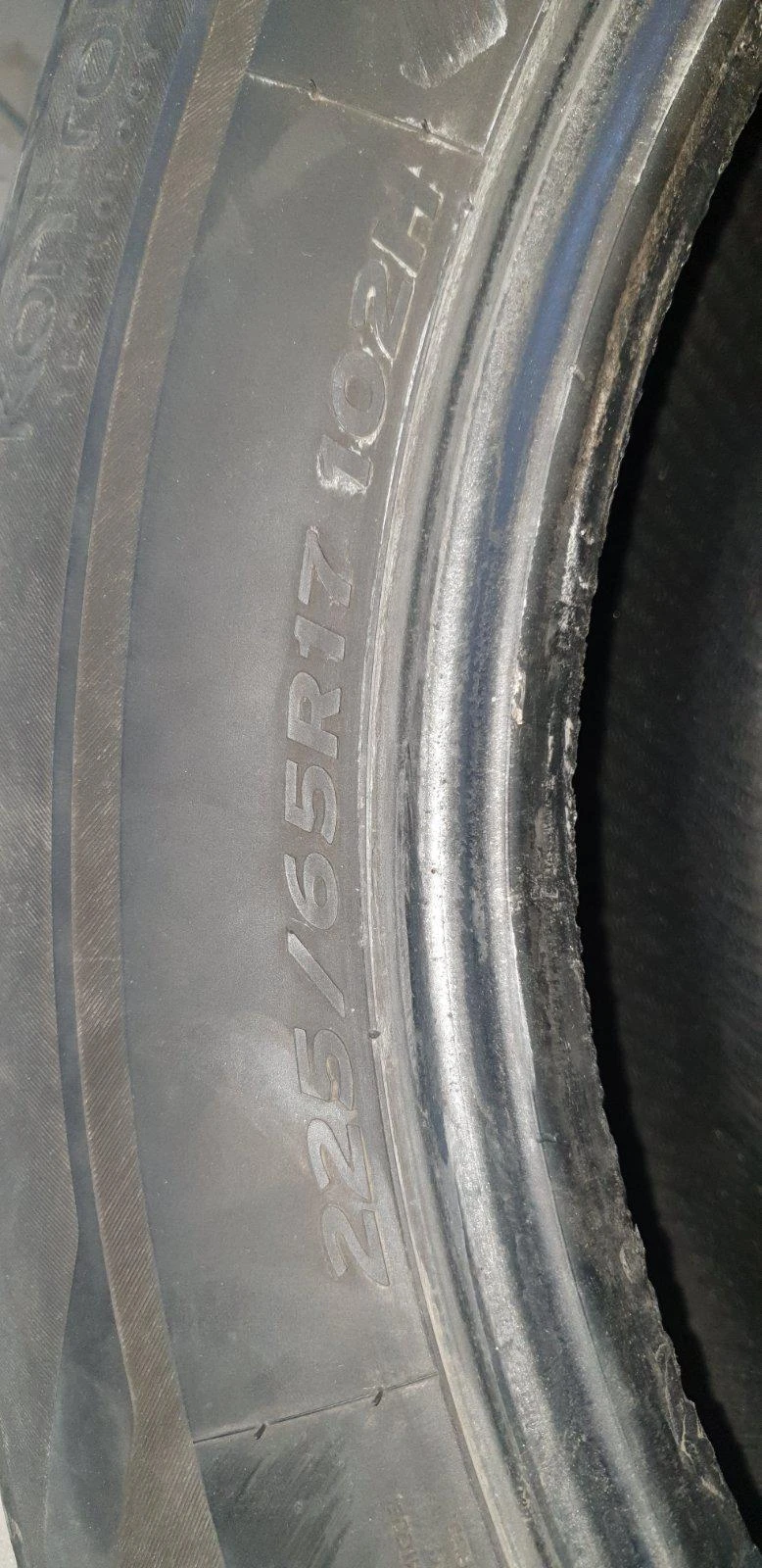 Гуми Зимни 225/65R17, снимка 3 - Гуми и джанти - 30882312