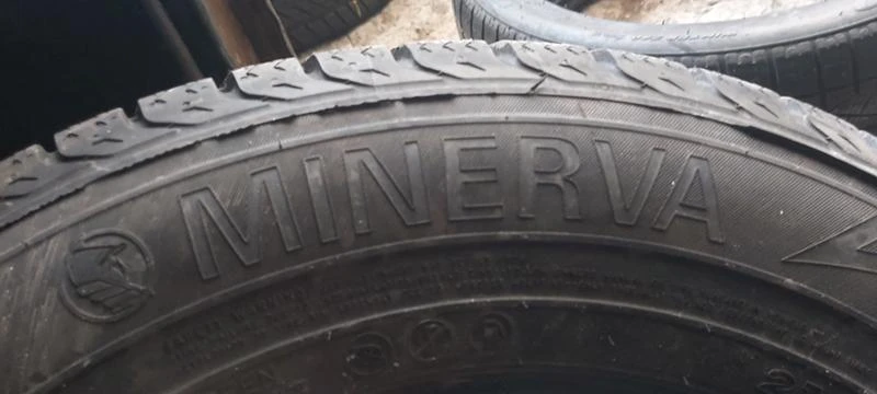 Гуми Зимни 215/70R16, снимка 4 - Гуми и джанти - 31495579