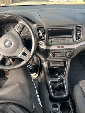 VW Sharan 2.0 TDI 4 Motion Full, снимка 13 - Автомобили и джипове - 45103132