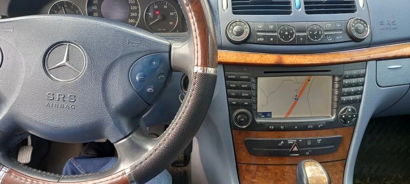 Mercedes-Benz E 270 Елегант, снимка 8 - Автомобили и джипове - 42175134