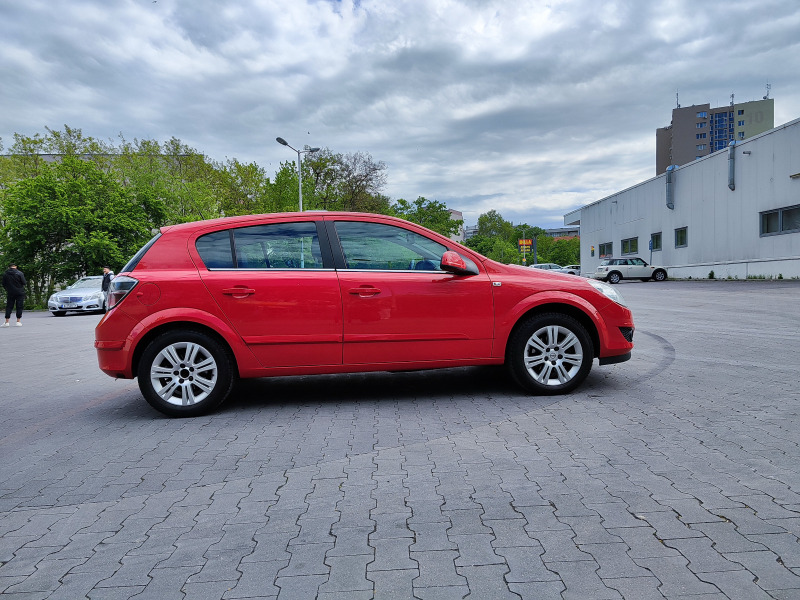 Opel Astra 1, 8 газ, снимка 6 - Автомобили и джипове - 45541644