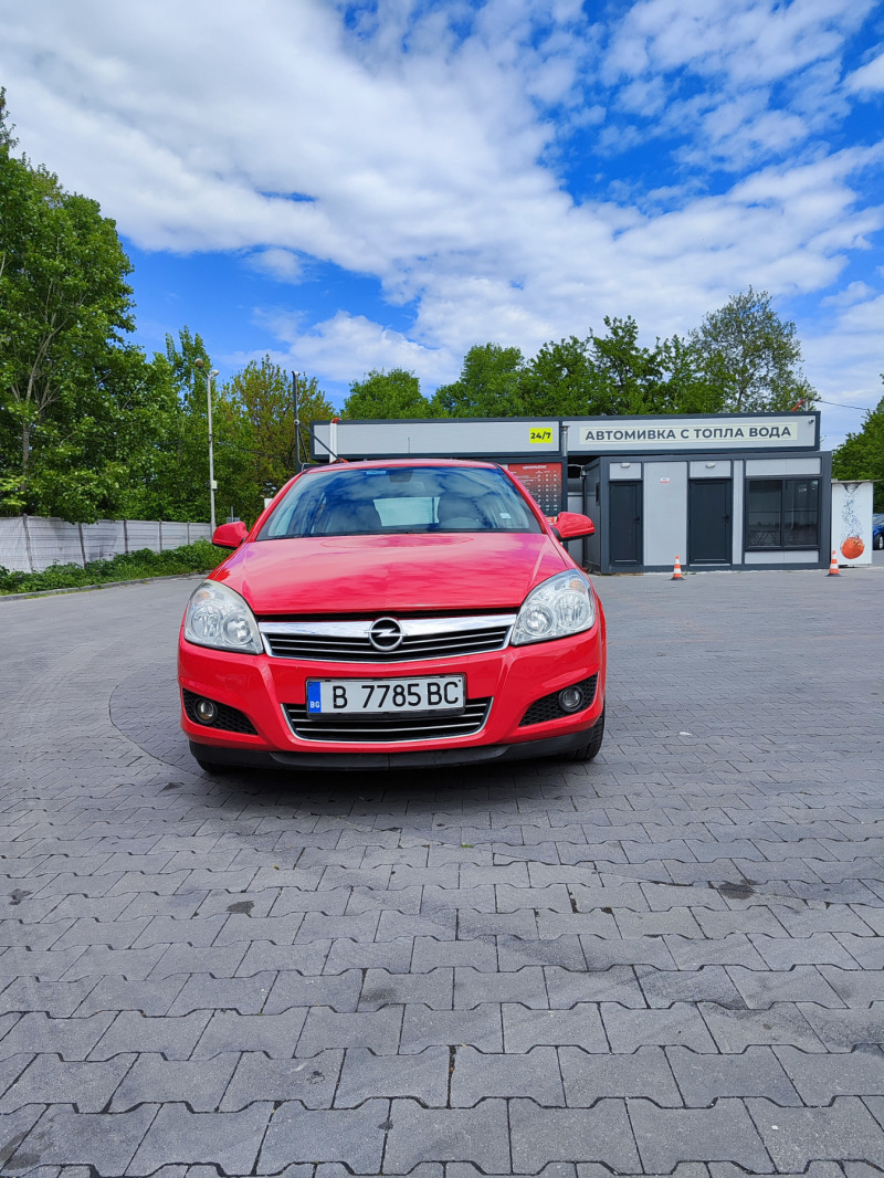 Opel Astra 1, 8 газ, снимка 1 - Автомобили и джипове - 46470965