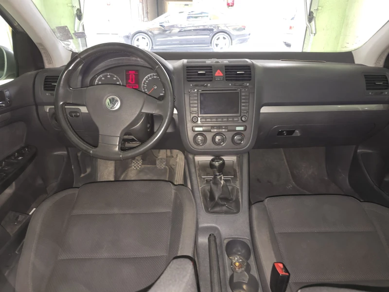 VW Golf, снимка 5 - Автомобили и джипове - 49389745