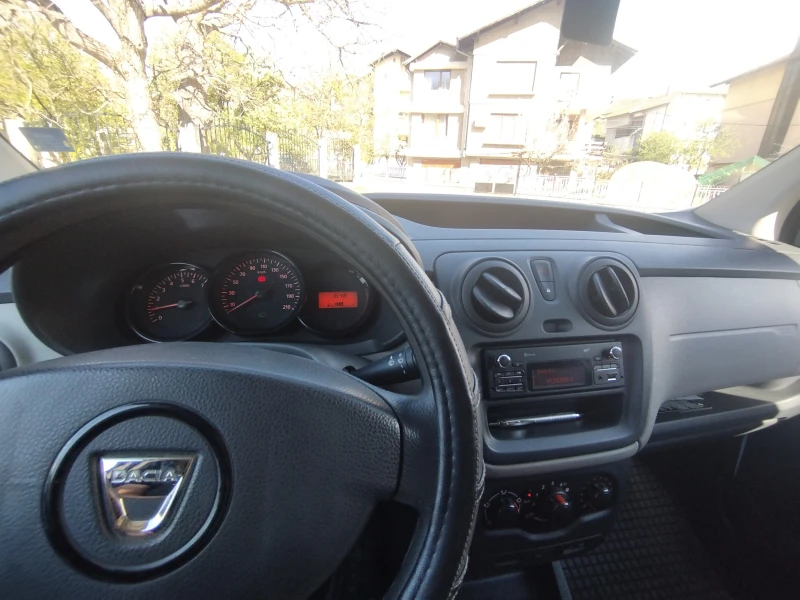 Dacia Dokker 1.6, снимка 8 - Автомобили и джипове - 52505471