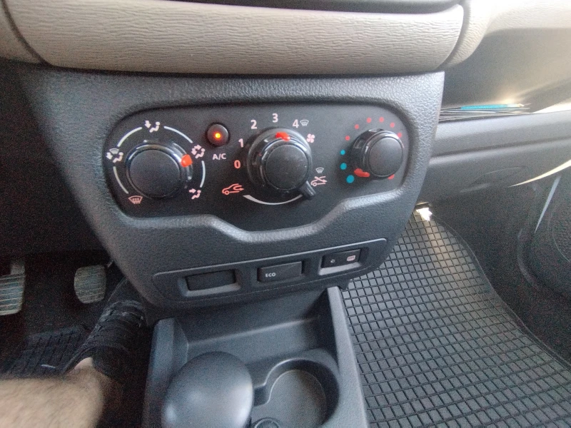 Dacia Dokker 1.6, снимка 10 - Автомобили и джипове - 52505471