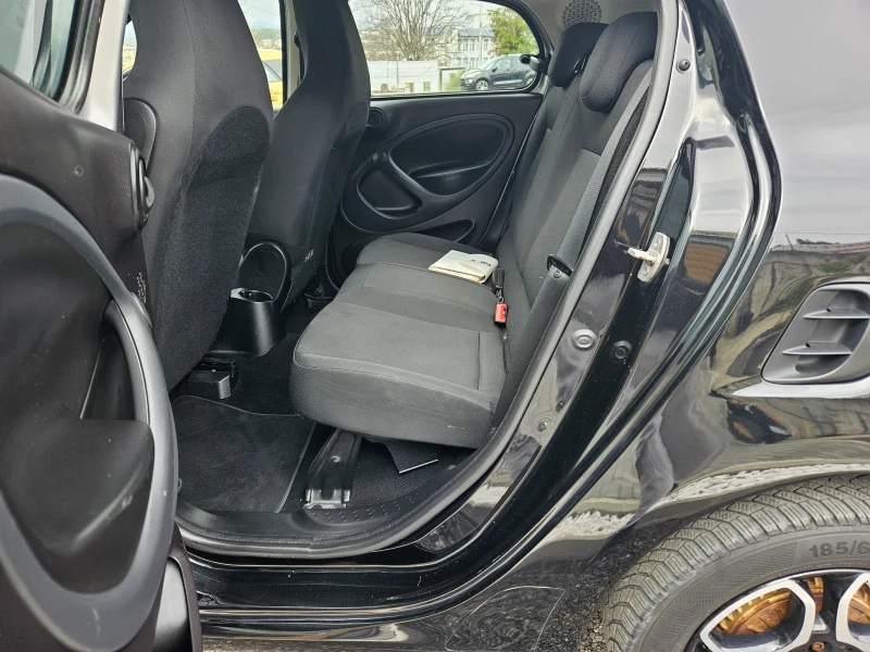 Smart Forfour 1.0i/AC, снимка 9 - Автомобили и джипове - 50325282