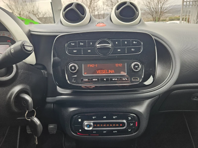 Smart Forfour 1.0i/AC, снимка 13 - Автомобили и джипове - 50325282