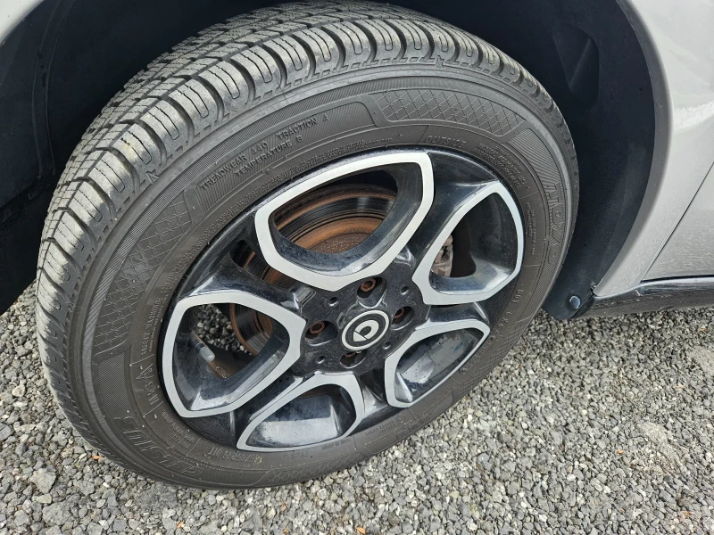 Smart Forfour 1.0i/AC, снимка 15 - Автомобили и джипове - 50325282