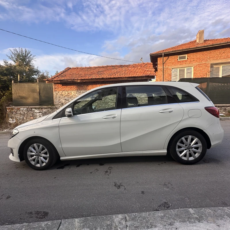Mercedes-Benz B 200 Facelift, снимка 5 - Автомобили и джипове - 52553528