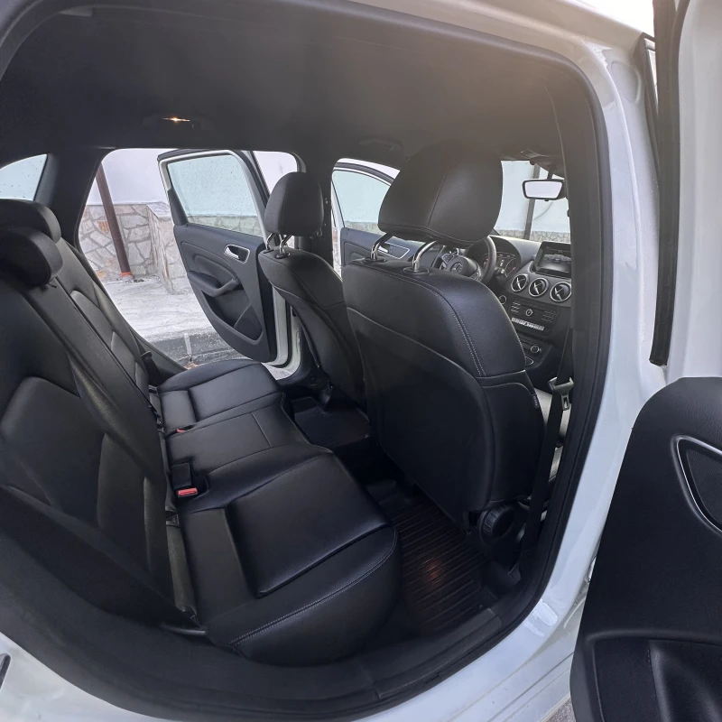 Mercedes-Benz B 200 Facelift, снимка 10 - Автомобили и джипове - 52553528
