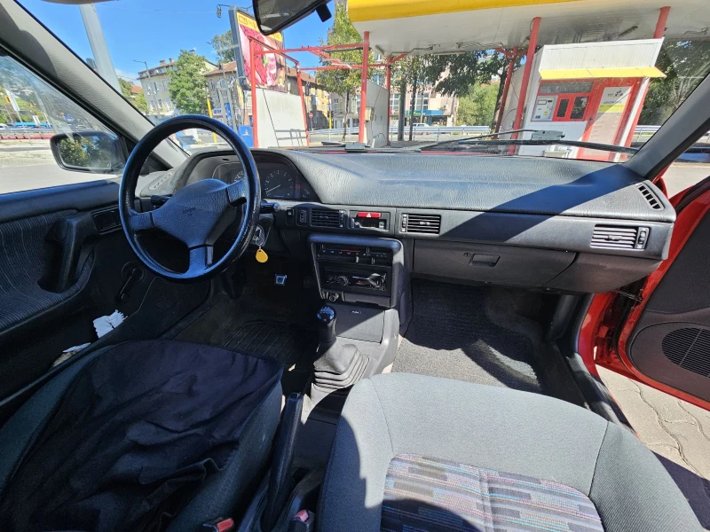 Mazda 323 1.3 C IV втори собственик, снимка 6 - Автомобили и джипове - 52463697