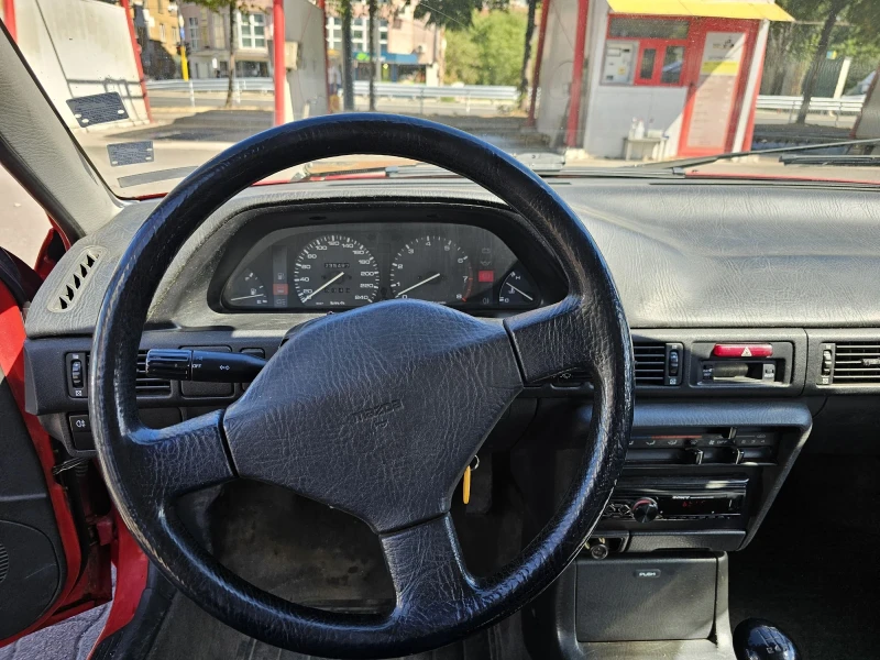 Mazda 323 1.3 C IV втори собственик, снимка 7 - Автомобили и джипове - 52463697