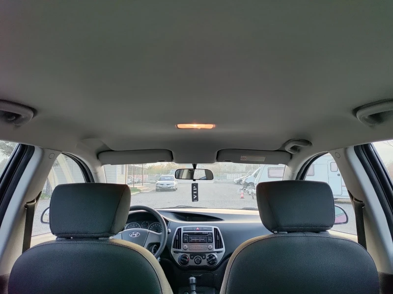 Hyundai I20 1.2i 2013 Регистриран Обслужен, снимка 15 - Автомобили и джипове - 52020809
