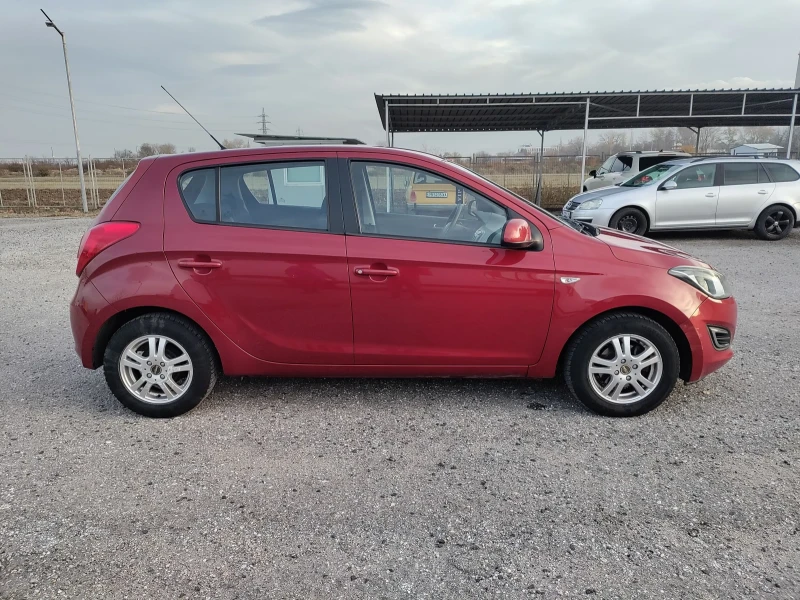 Hyundai I20 1.2i 2013 Регистриран Обслужен, снимка 7 - Автомобили и джипове - 52020809