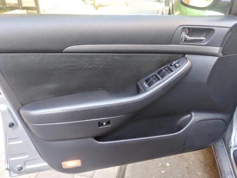 Toyota Avensis D4D 2.2 150к.с, Навигация, FACELiFT, снимка 13 - Автомобили и джипове - 52261369