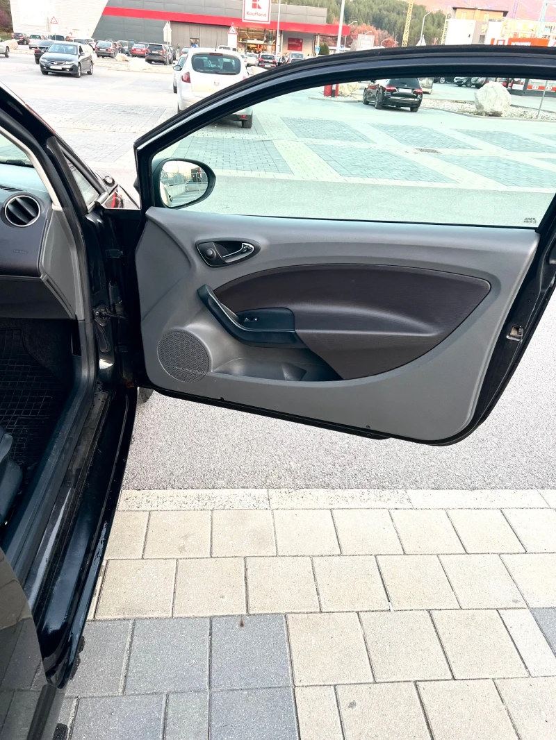 Seat Ibiza, снимка 12 - Автомобили и джипове - 52265652